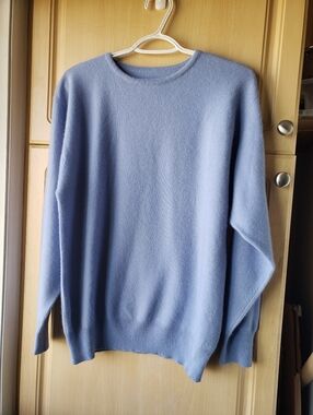 100% Cashmere Classic Crewneck Sweater - Light Blue